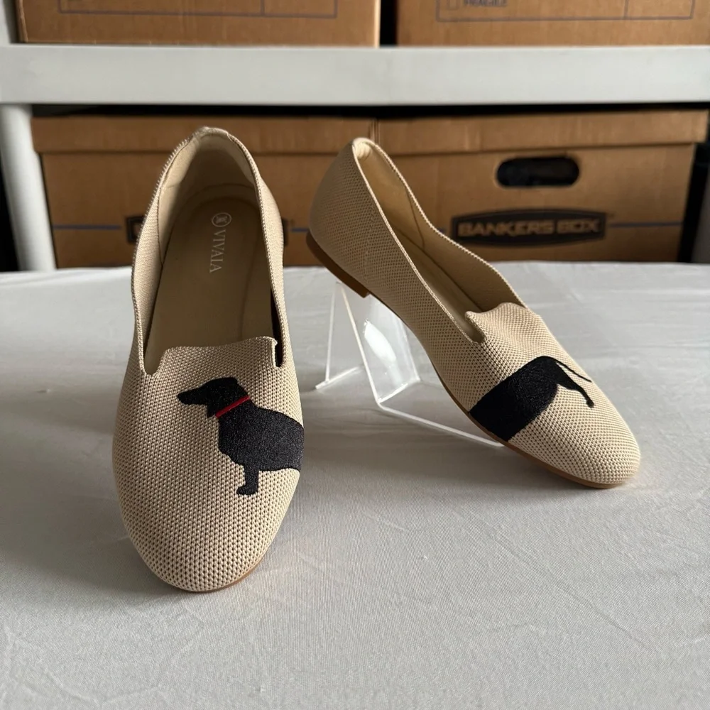 Vivaia Audrey Round Toe Embroidered Dog Slip On Flats Loafers US 5.5 EU 35.5